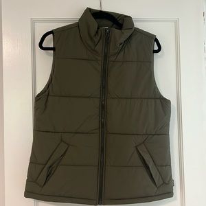 NWOT REI Co-op Women’s Vest in Army/Forest Green Size Medium